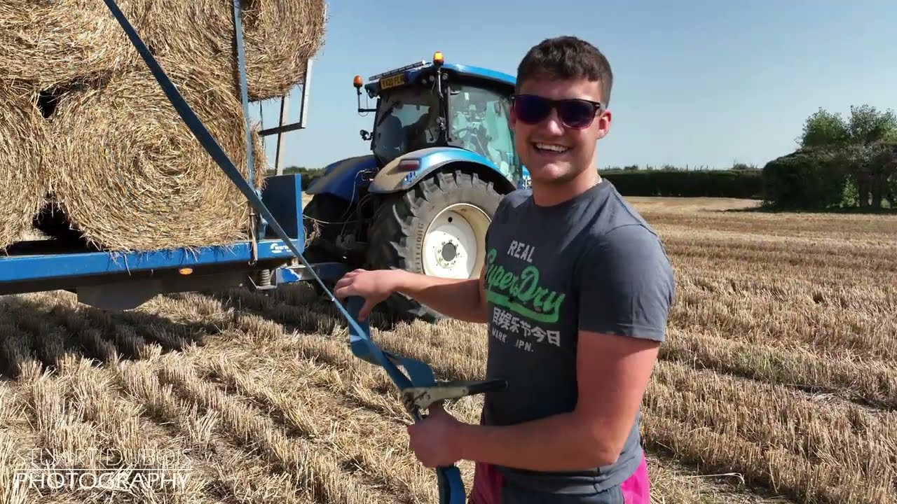 Lifting Straw Bales 2023 and some Sumoing