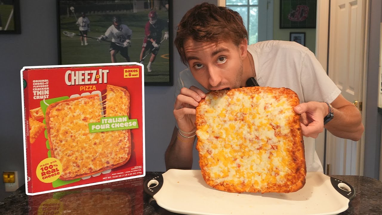 Trying and Reviewing The *NEW* Cheez-It Pizza