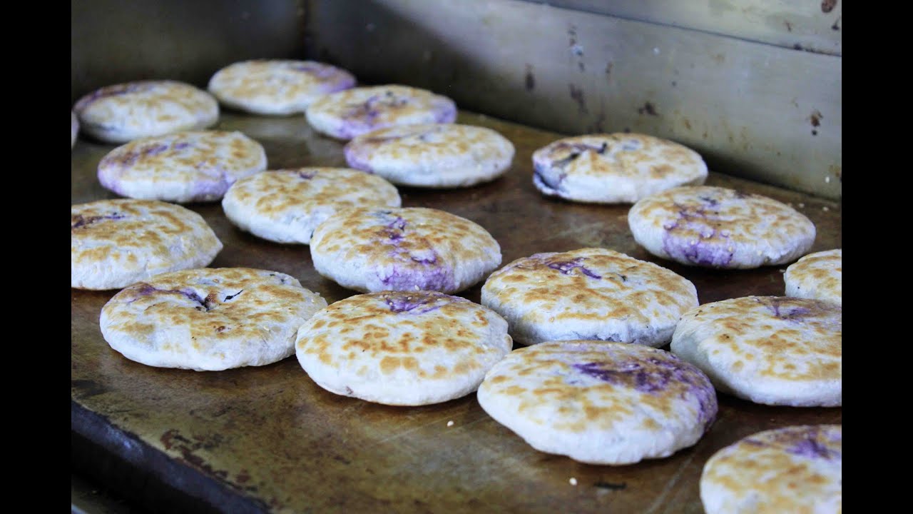 BOOMING BACOLOD - Bong Bong's Piaya and Barquillos