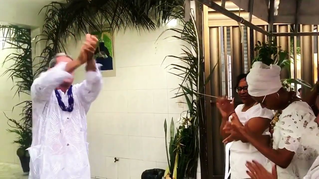 Igreja abre igual farmácia. Todo dia tem uma. Ilê é raro de inaugurar. Mais raro é registro disso! 🥰