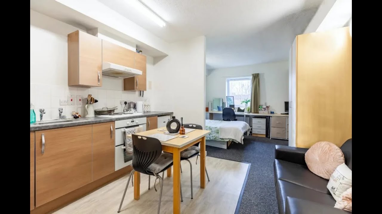 The beautifully refurbished Student Accommodation In Preston - Leighton Hall [Room Tour]
