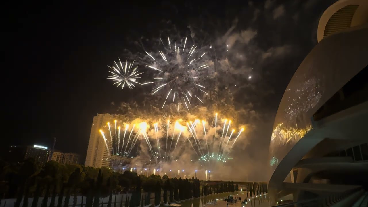 Espectáculo Piromusical Mediterráneo de la Gran Feria de Valencia 2024 - Pirotecnia Valenciana