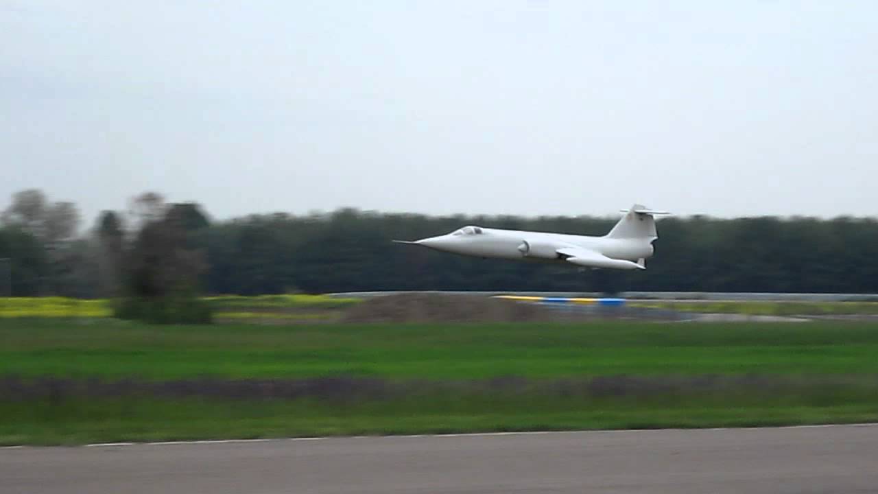 Damiano 1:4 F-104 g second flight