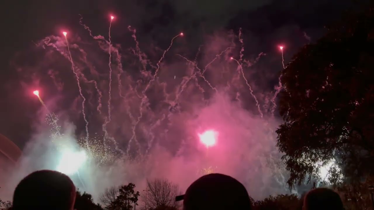 Castillo 1° - Pirotecnia Vulcano tijdens Fallas Valencia 2025