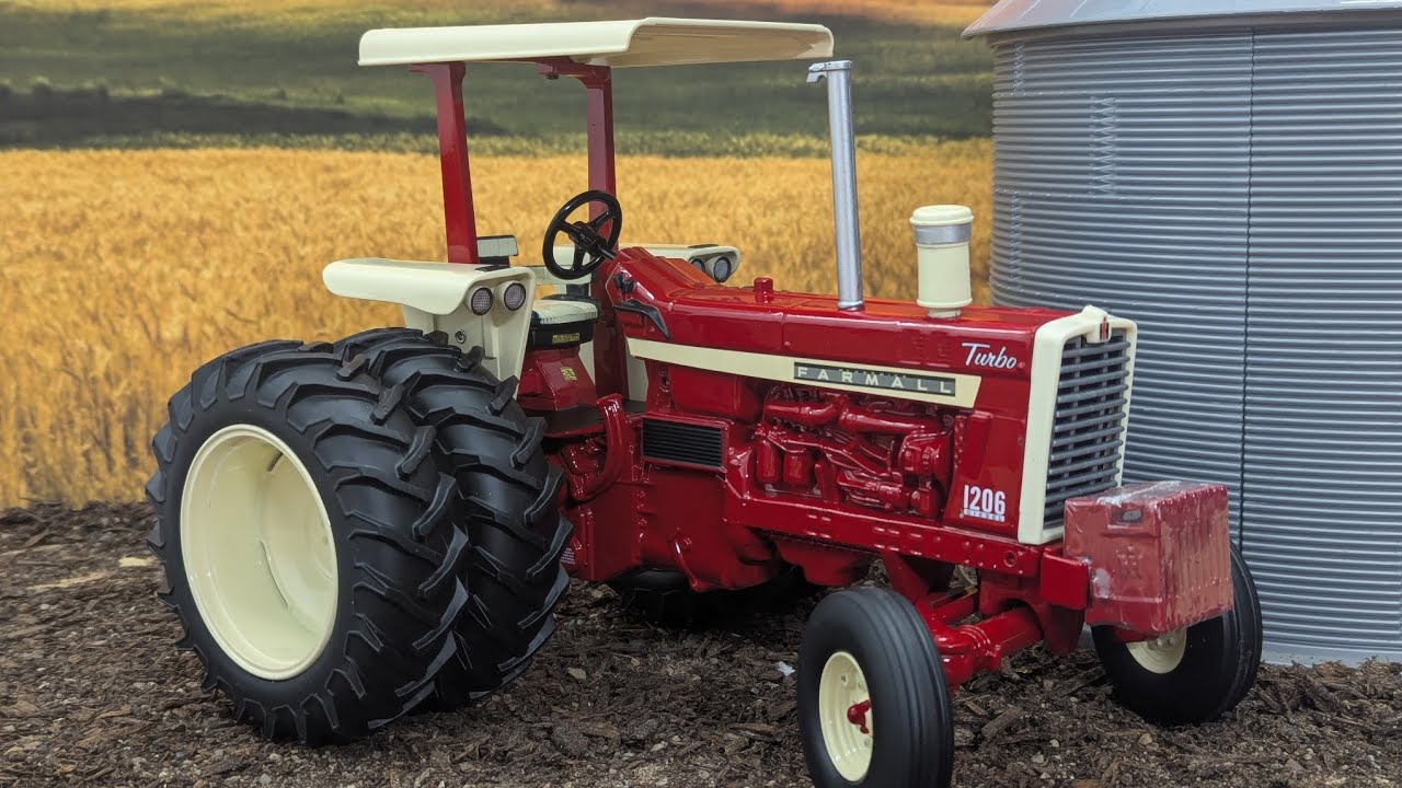 Ertl 1/16 60th anniversary IH Farmall 1206 