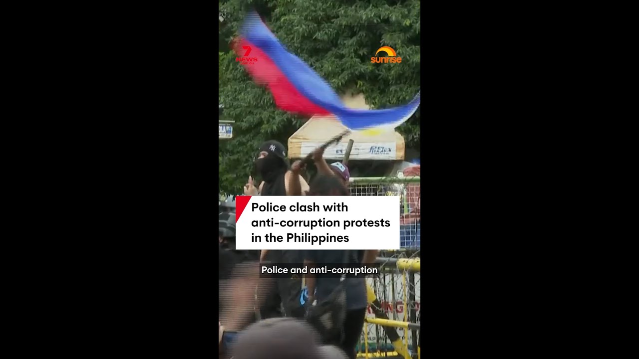 Police clash with anti-corruption protests in the Philippines