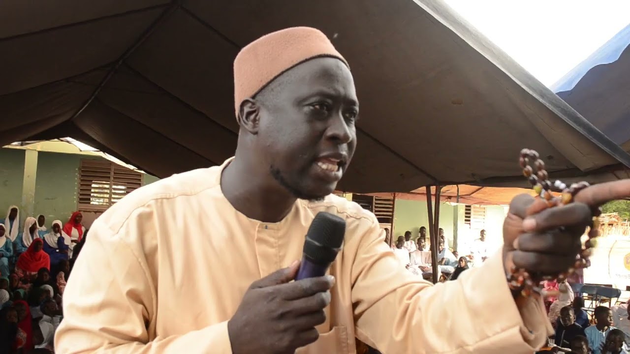 OUSTAZ BABACAR POUYE SUR L'ALCOOL A  L'ECOLE ABDOULAYE IBN ABASS