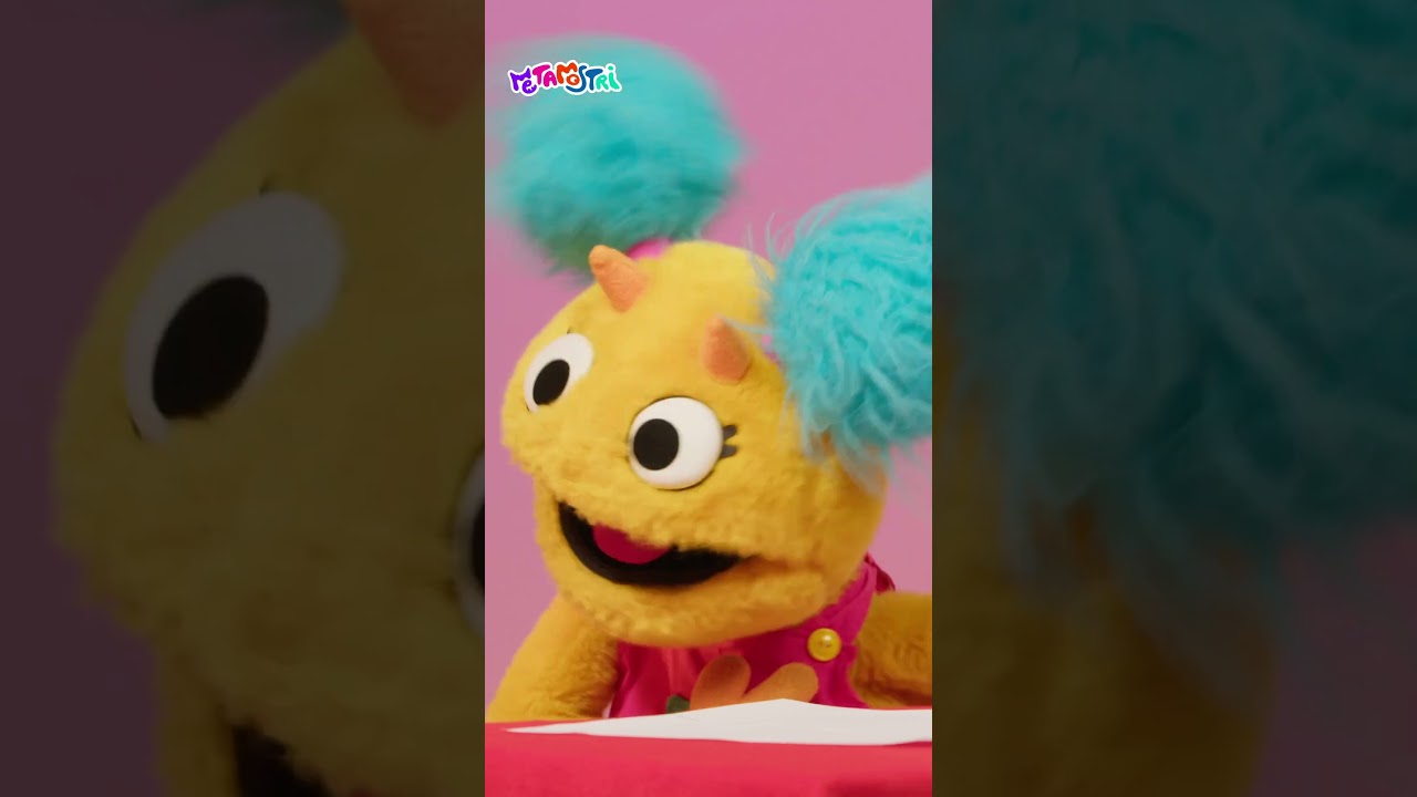 🪳 TATA SCAPPA DALLA BLATTA! PER FORTUNA KIKA ARRIVA A DARGLI UNA MANO 😄 E TU… AVRESTI AVUTO PAURA?