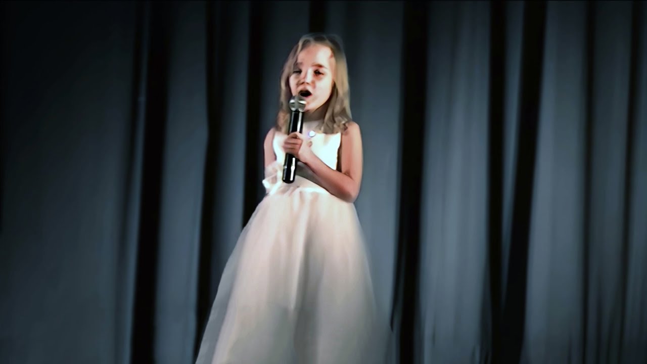 Unbelievable HUGE Voice. Little Girl Unexpected Mature Voice