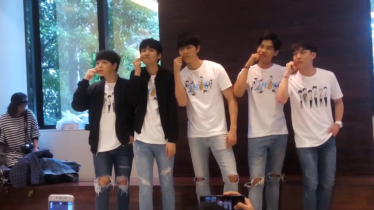 170721 เด็กๆทูมูนส์พบปะแฟนๆหลังอัดรายการ @GMM