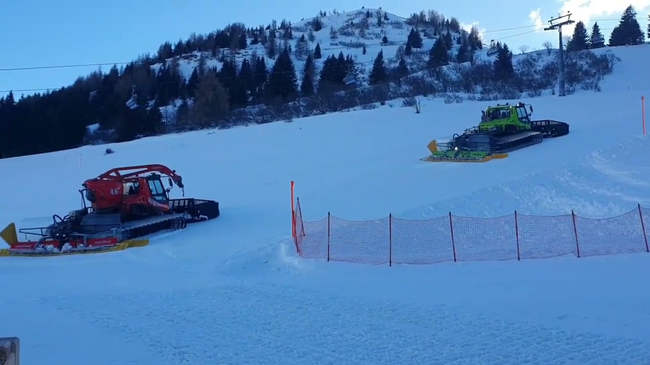 Pistenbully bei der Alp St&auml;tz