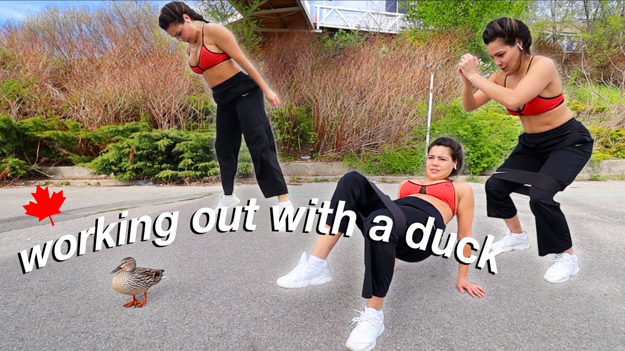 VERY CANADIAN LEGS AND GLUTE WORKOUT SESSION WITH A DUCK + CHIT CHAT