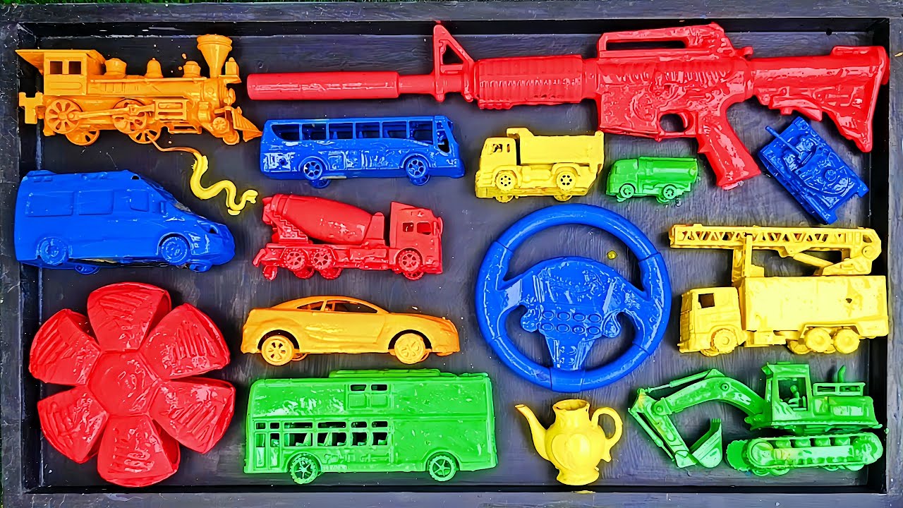 membersihkan, mainan mobil balap, truk molen kerete api tenk baja, bus telolet, pesawat, excavator