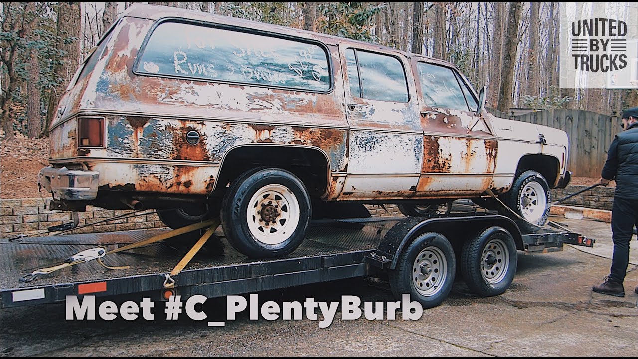 WE BOUGHT A SUPER RUSTY '73 SUBURBAN!