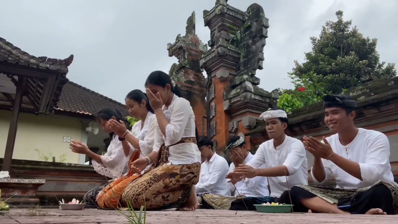 TUGAS PRAKTEK AGAMA HINDU KELAS XII.F1