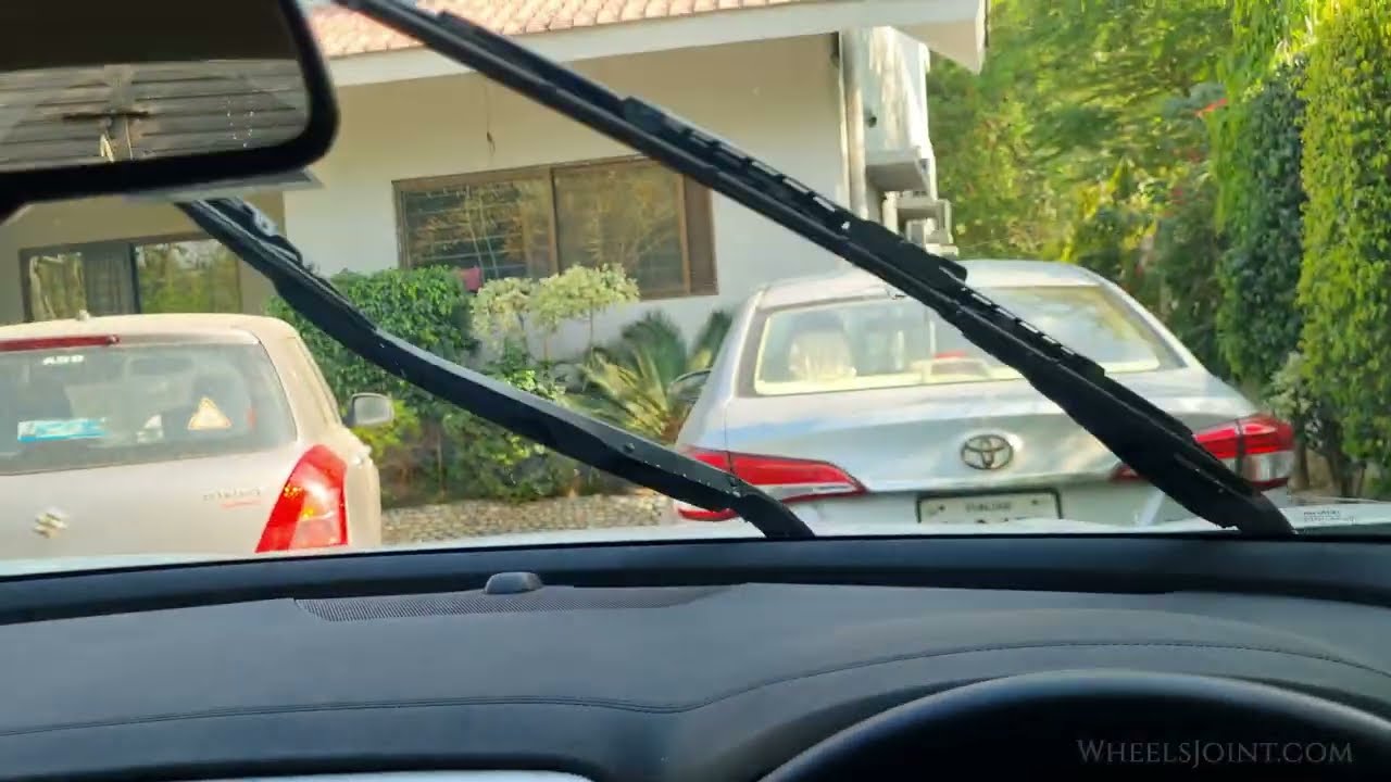 How to use auto rain sensing wipers in Kia Sportage