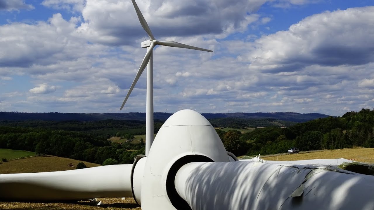 Windkraftanlage Sprengung  fehlerhafte Konstruktion/nach Unfall baugleicher Windkraftanlage Anlage