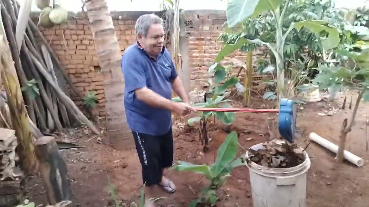 FAZENDO UMA  LINPEZA NO MEO SÍTIO  DE BANANA