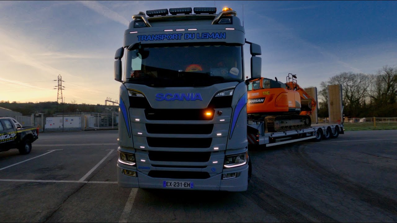 Du Porte-Char et de la Grue - Scania S580 V8 Open Pipe + R490 -Transport du Léman - Truck Vlog