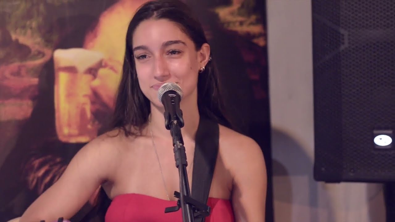 Júlia Demontie - I Want to Break Free