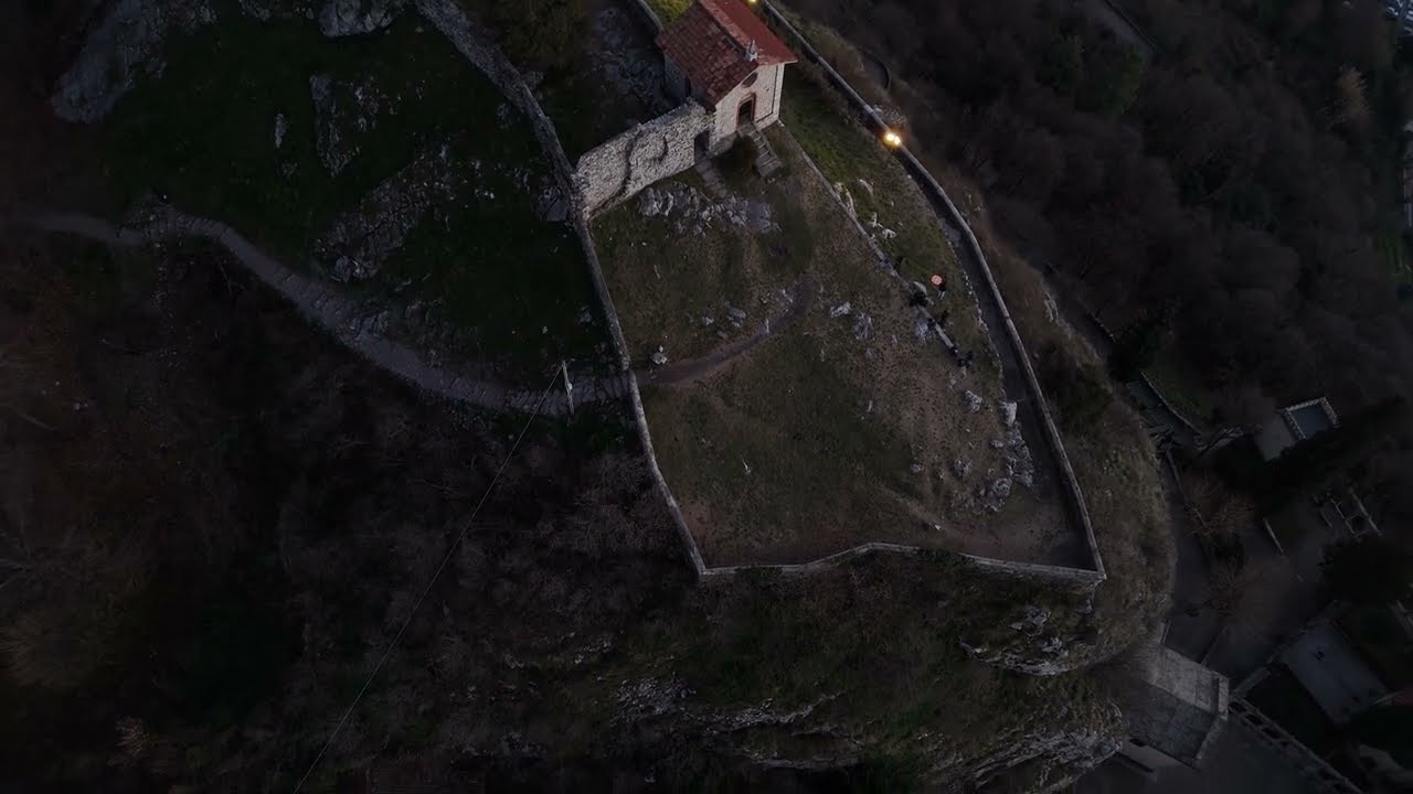 Castello dell' innominato.