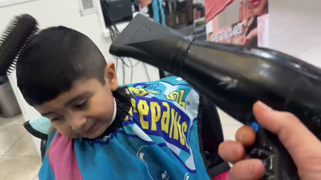 No se deja cortar el pelo💈