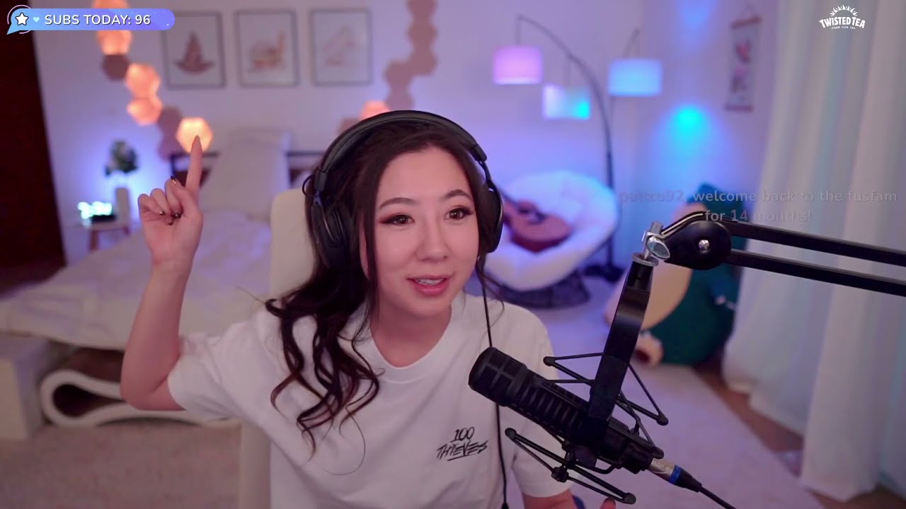 Fuslie Reveals Her New Room Decor!
