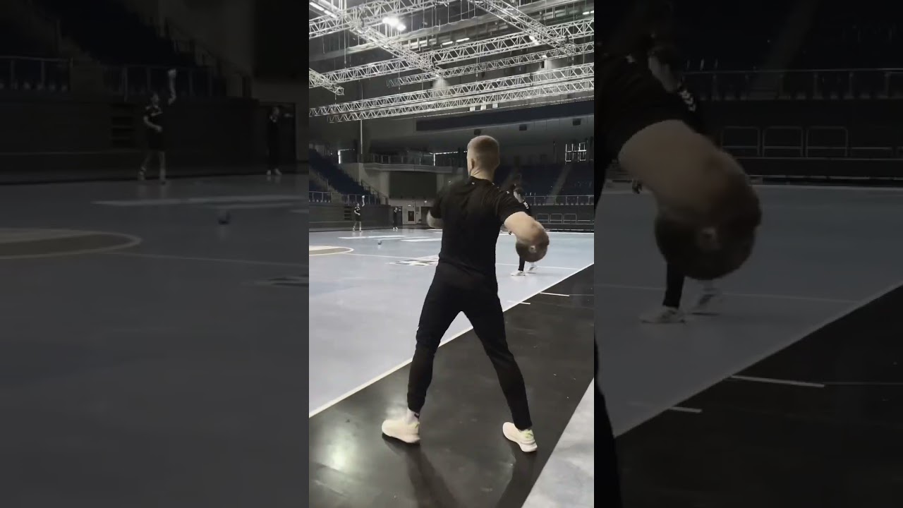 Training vor Heimspiel! Sichert euch Tickets f&uuml;r morgen 🙌🏻 #scmhuja #handball #magdeburg