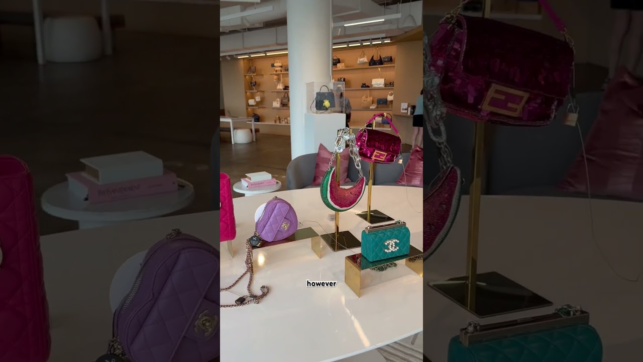 Welcome to @fashionphile in #NYC! I tried on all of the dream #hermes bags and more 🛍️
