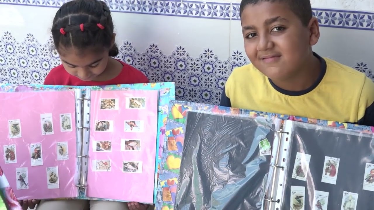 إدريس حوفة أكثر من 25 سنة في جمع الطوابع البريدية والأشياء العتيقة