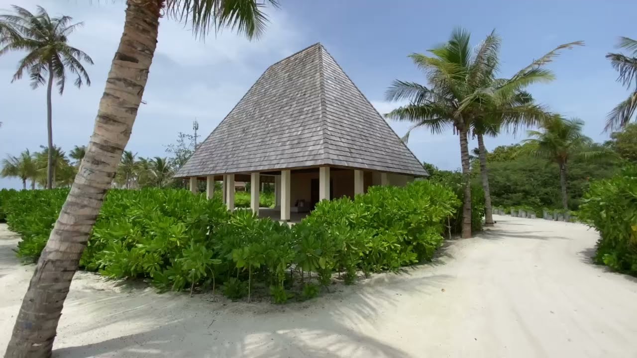 Kuda Villingili Resort Maldives - Volleyball, tennis and The Recreation Area tour.