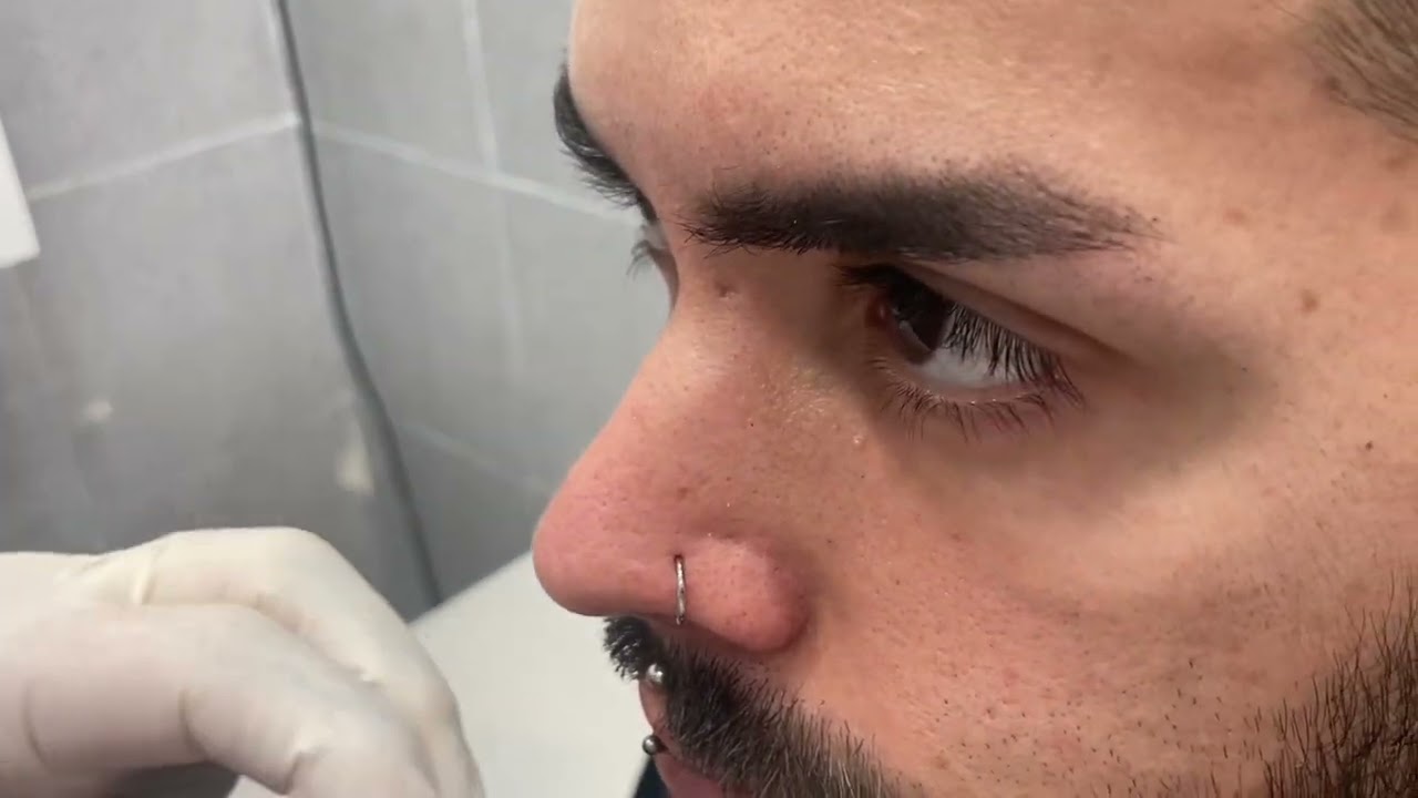Como quitar el piercing de la nariz y no morir en el intento.