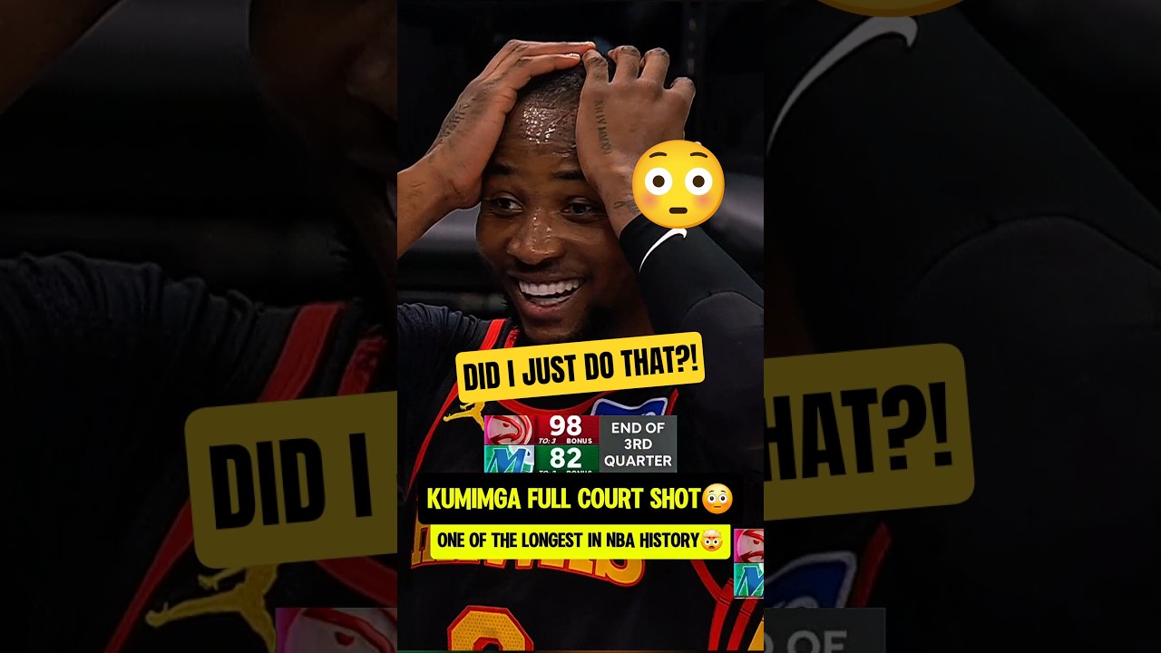 Брат случайно забил мяч через всю площадку😳