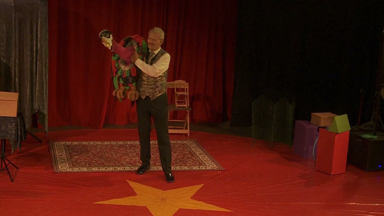 Bugtaler Preben Palsgård i Cirkus Flik Flak - søndag d. 26/09-2021.