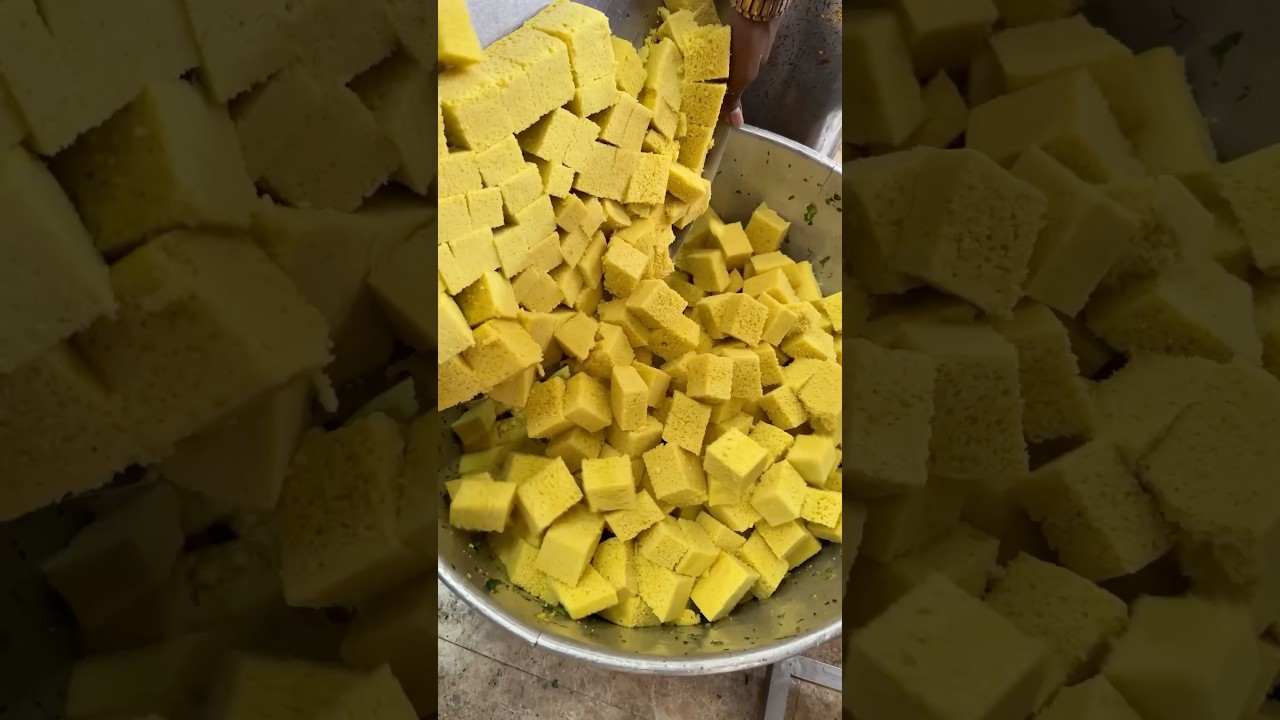 Surat&rsquo;s famous Khaman 📍Jalaram Khaman,LP savani ,Adajan ,Surat #surat #amdavad #ahmedabad #khaman