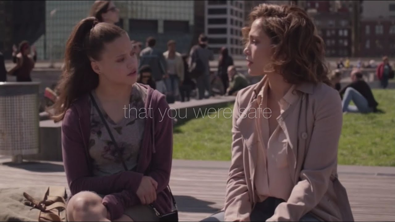 ‏Harlee & Cristina #2 - Jennifer Lopez in Shades of Blue