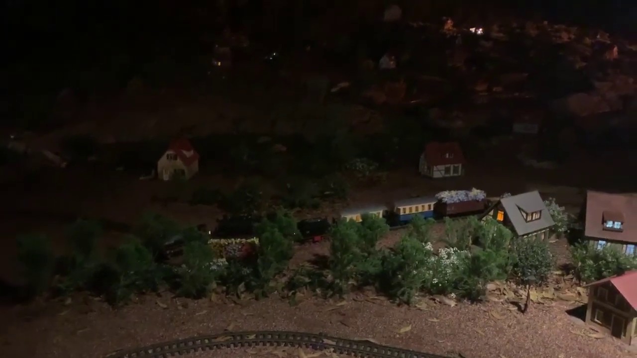 Train at Epcot in Germany DERAILS and Crashes Into Itself!