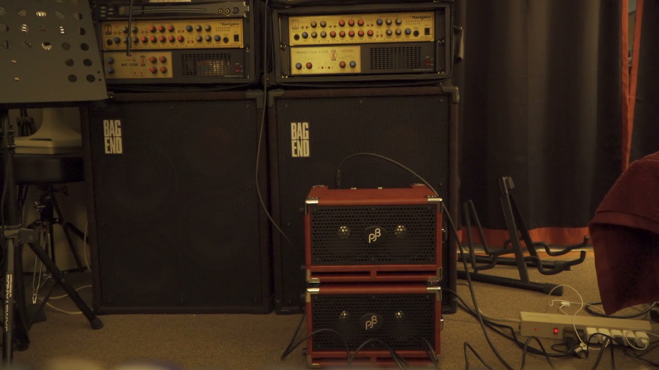Phil Jones BG120 Bass Cub Pro 4x5 vs 8x10 comparison.