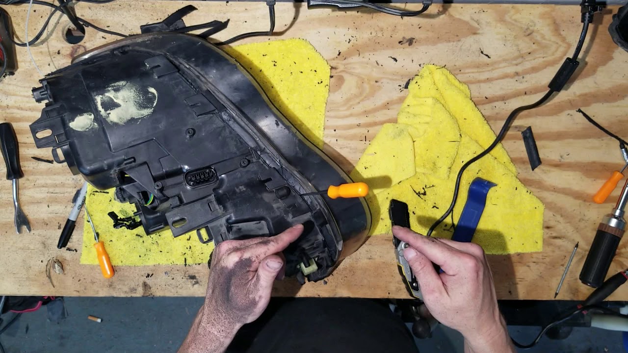 745li Headlight Dissasembly