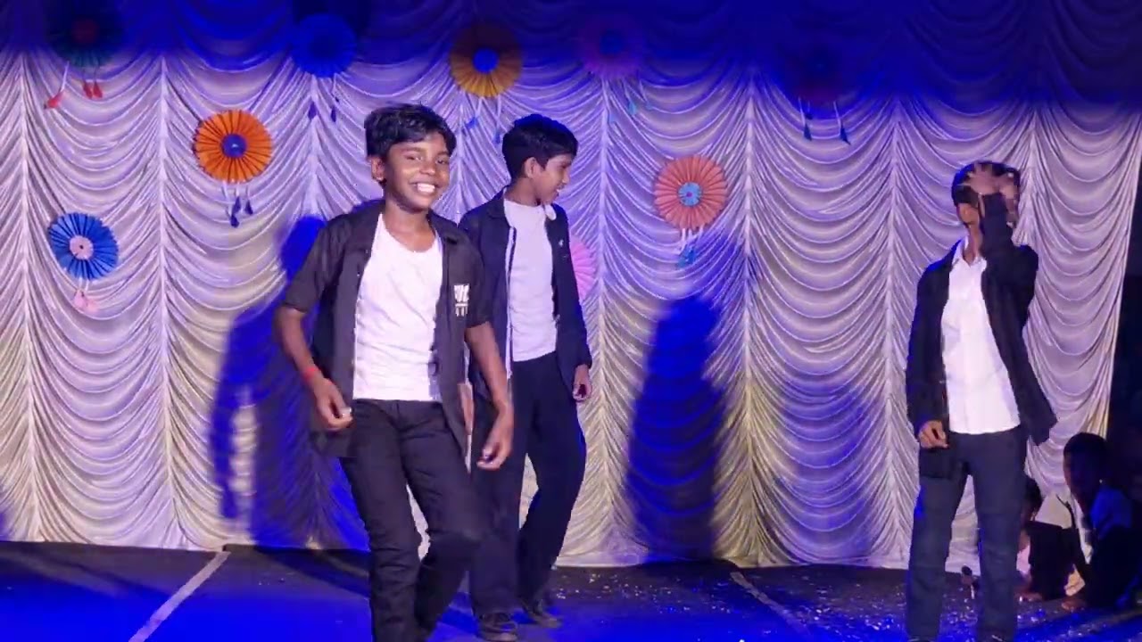 BOYS GROUP DANCE UP