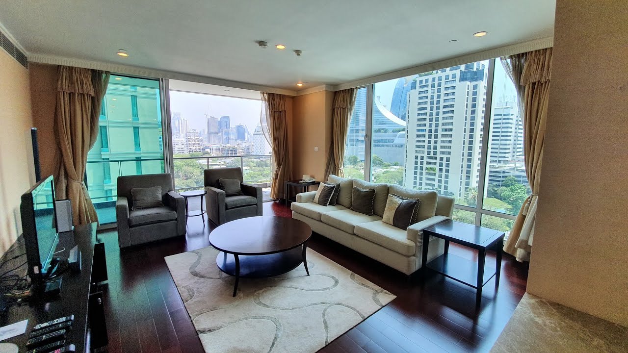 Luxury 3+1 Bedroom Apartment Bangkok stunning views Park Chidlom 310 sqm Fully Furnished 2 balconies