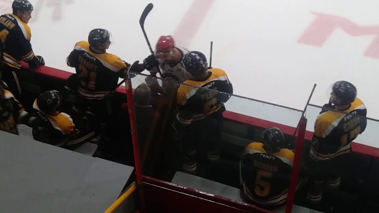 Patrick Bordeleau se chicane avec Martin Larivi&egrave;re 18 octobre 2019