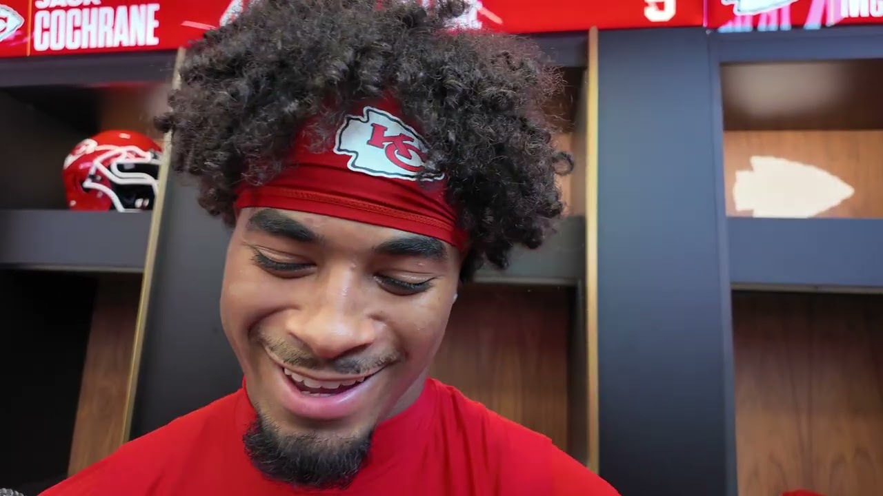 В РАЗДЕВАЛКЕ: корнербек Chiefs МАНСУР ДЕЛЕЙН после ничьей 9-9 с Seahawks