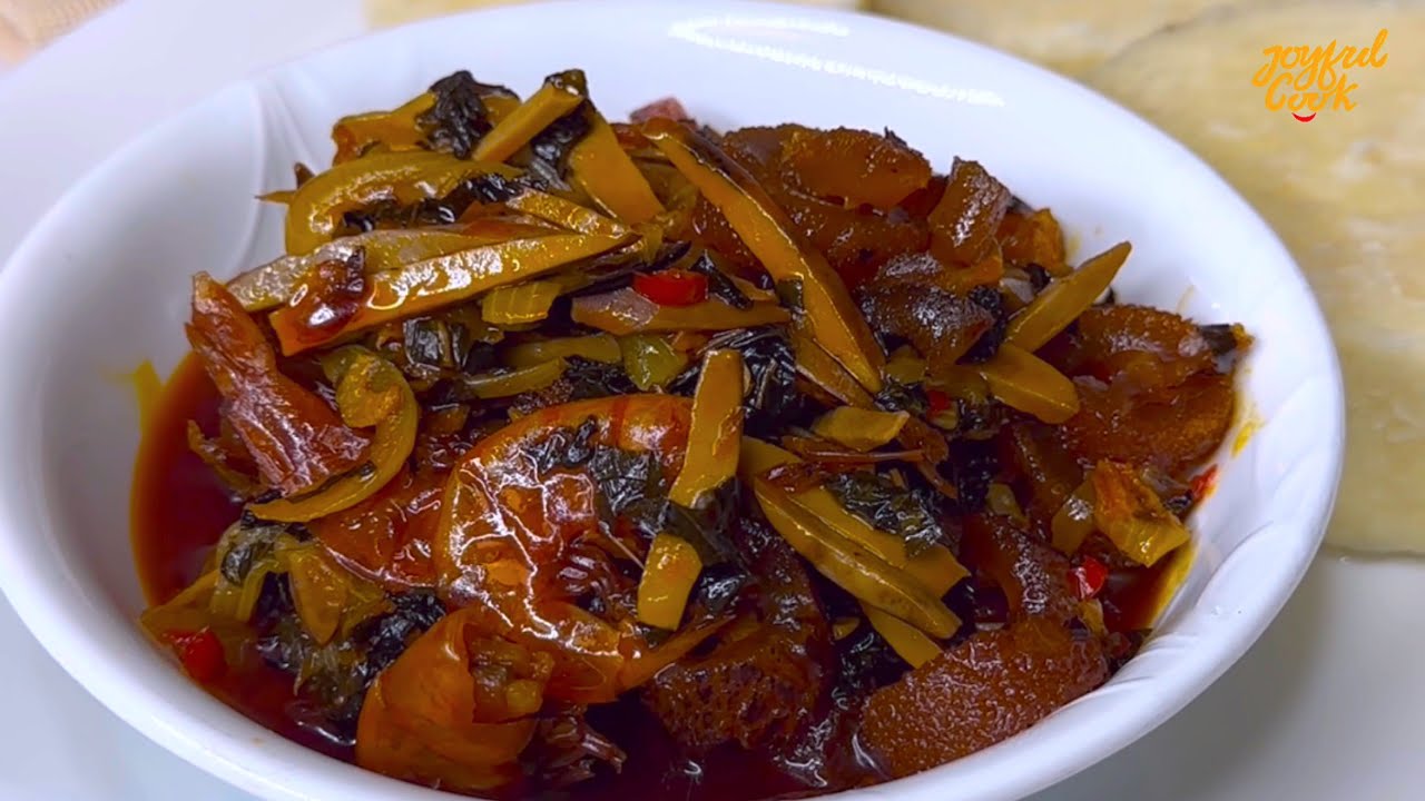 Местное пальмовое масло и соус угба. Вкусное сочетание. Попробуйте!