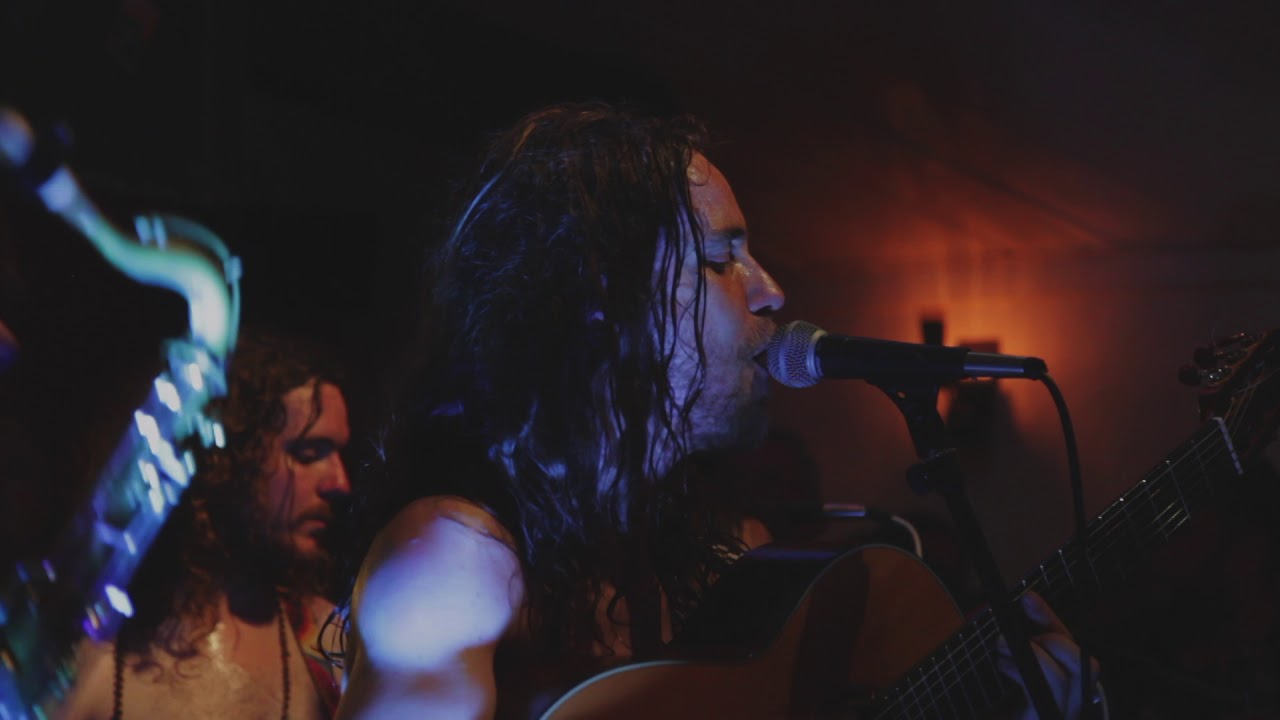 Mr Boring  (LIVE VIDEO) -Duncan Disorderly & The Scallywags -  A Scallywag party