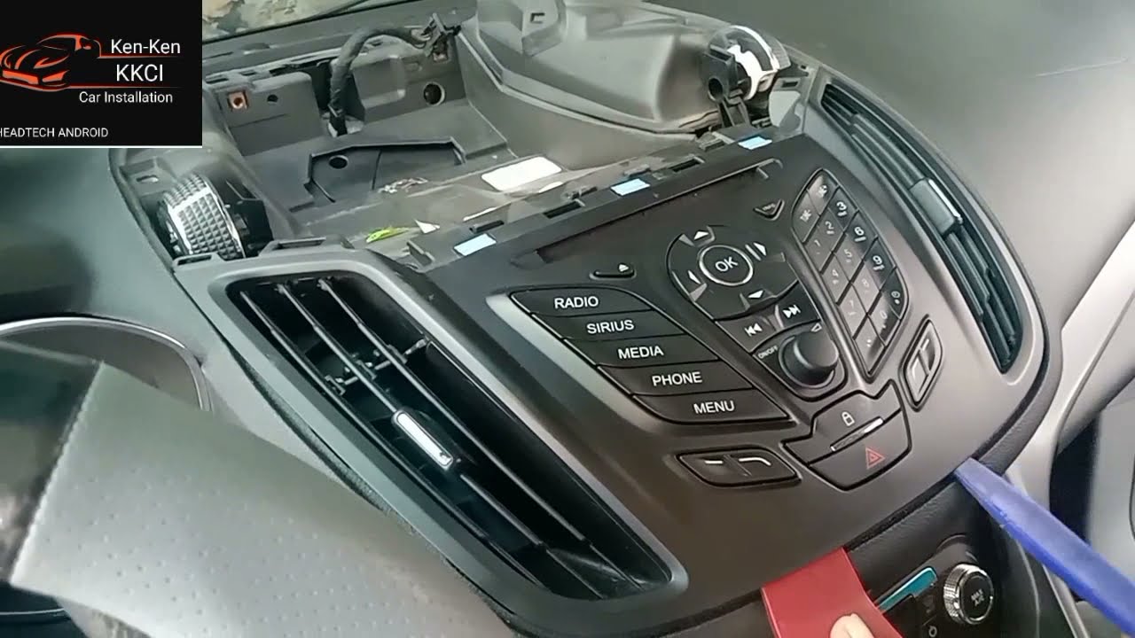 how to remove panel of Ford escape kuga