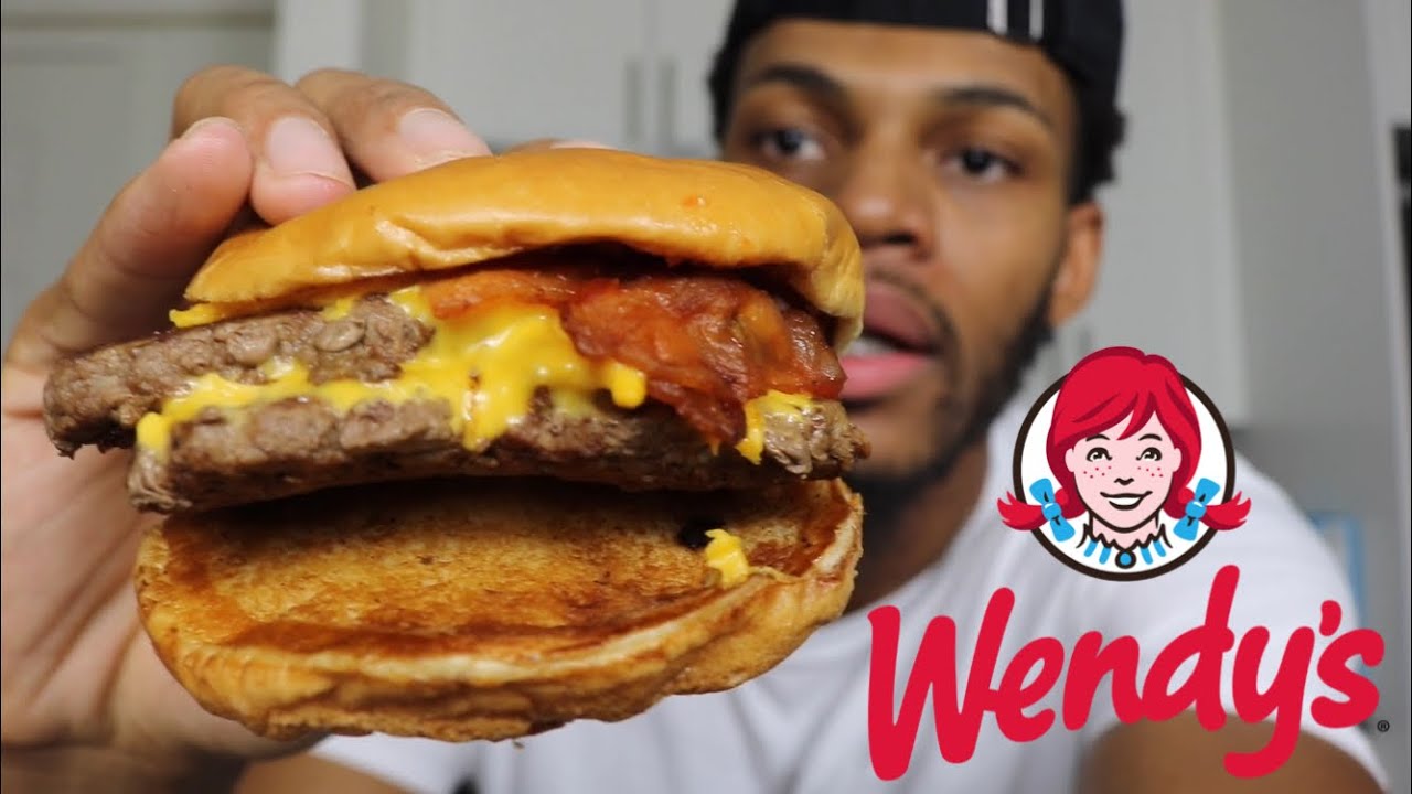 EATING WENDYS BACONATOR WOWWW!!!!!