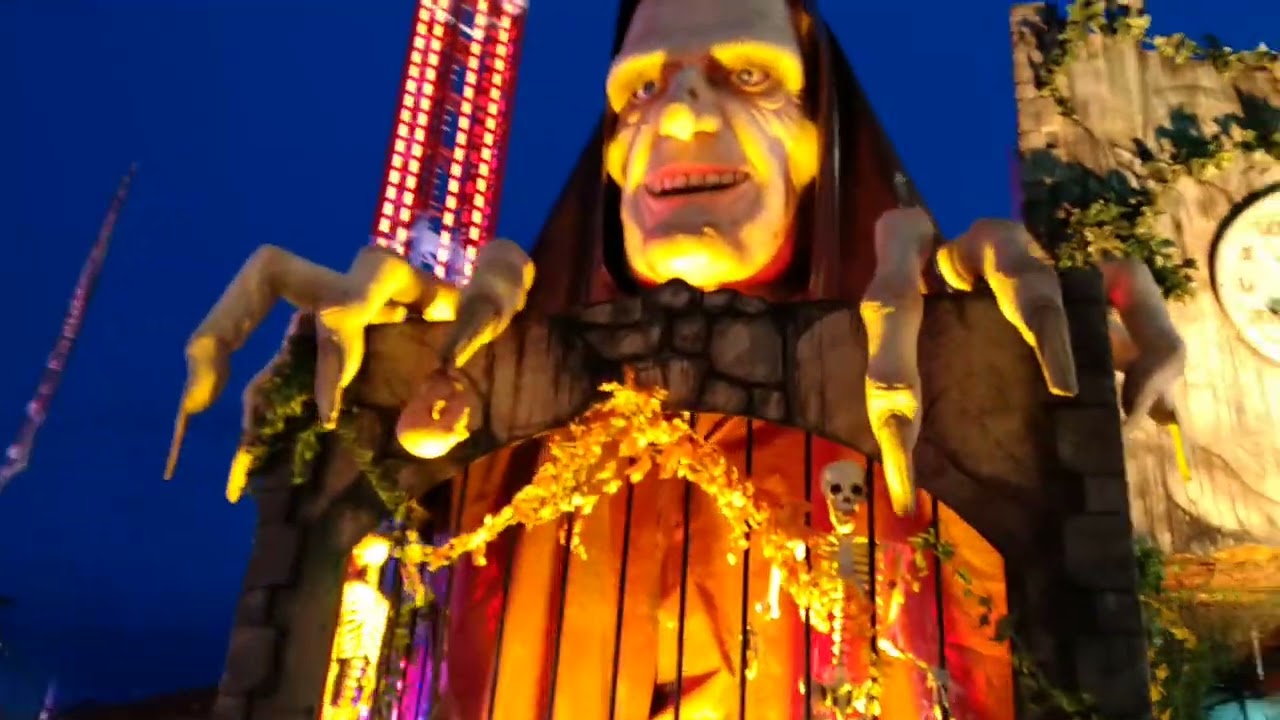 Pfingstkirmes Geldern 2025 am späten Abend