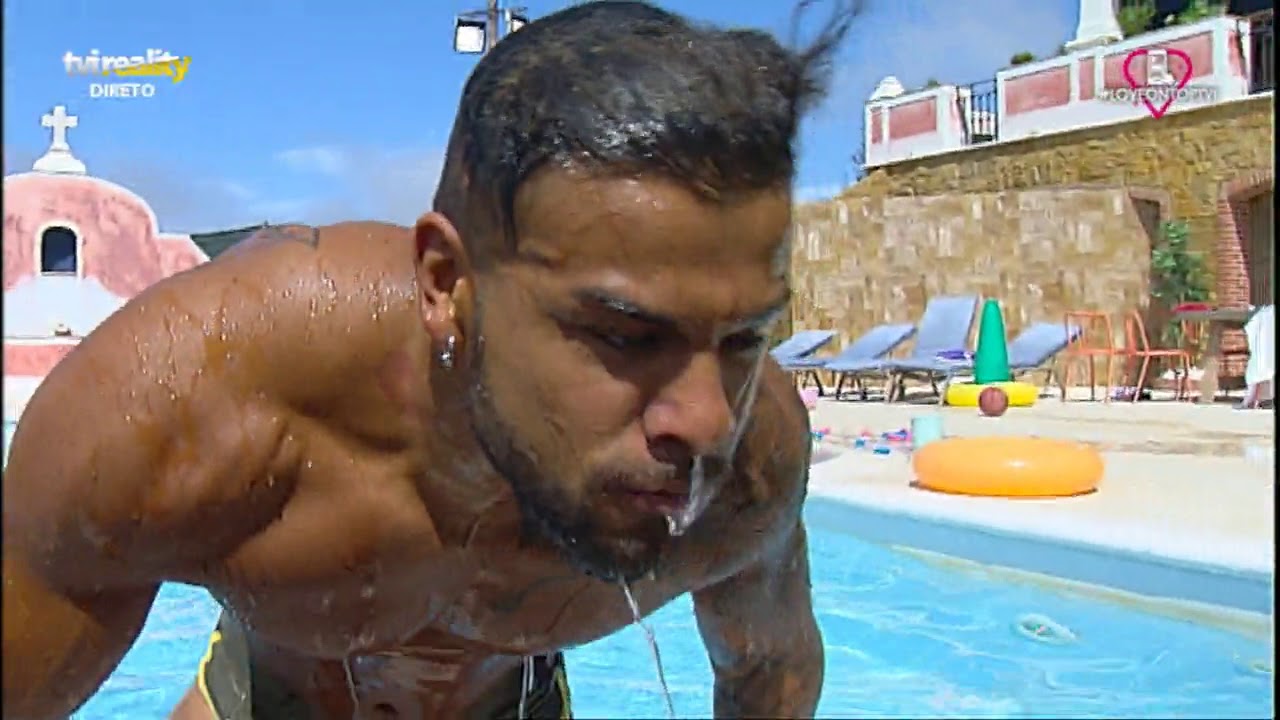 O último desfile sensual dos rapazes