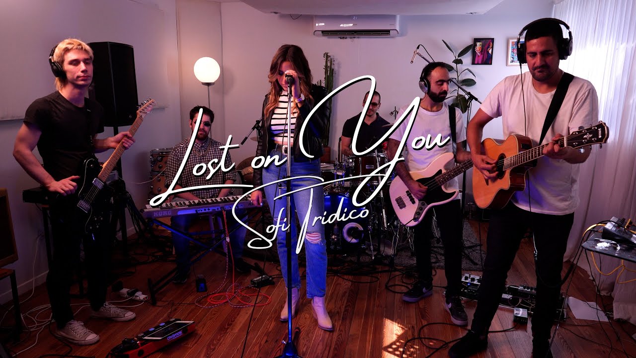 LOST ON YOU / LP - Cover by Sofi Trídico || Viet House Session